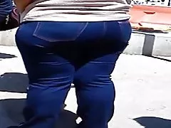 Um maduro, com alguns nalgotas
