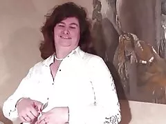 Vovó velha grande com vagina peluda